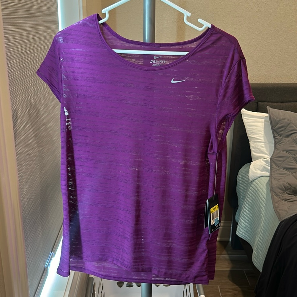 Nike DriFit Lightweight Short sleeve Shirt With Tags
